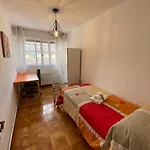 PISO CON PRECIOSA GALERÍA y GARAJE