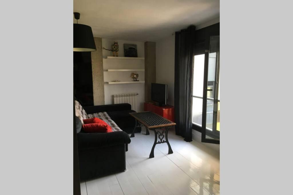 Loft De Diseño Con Garaje