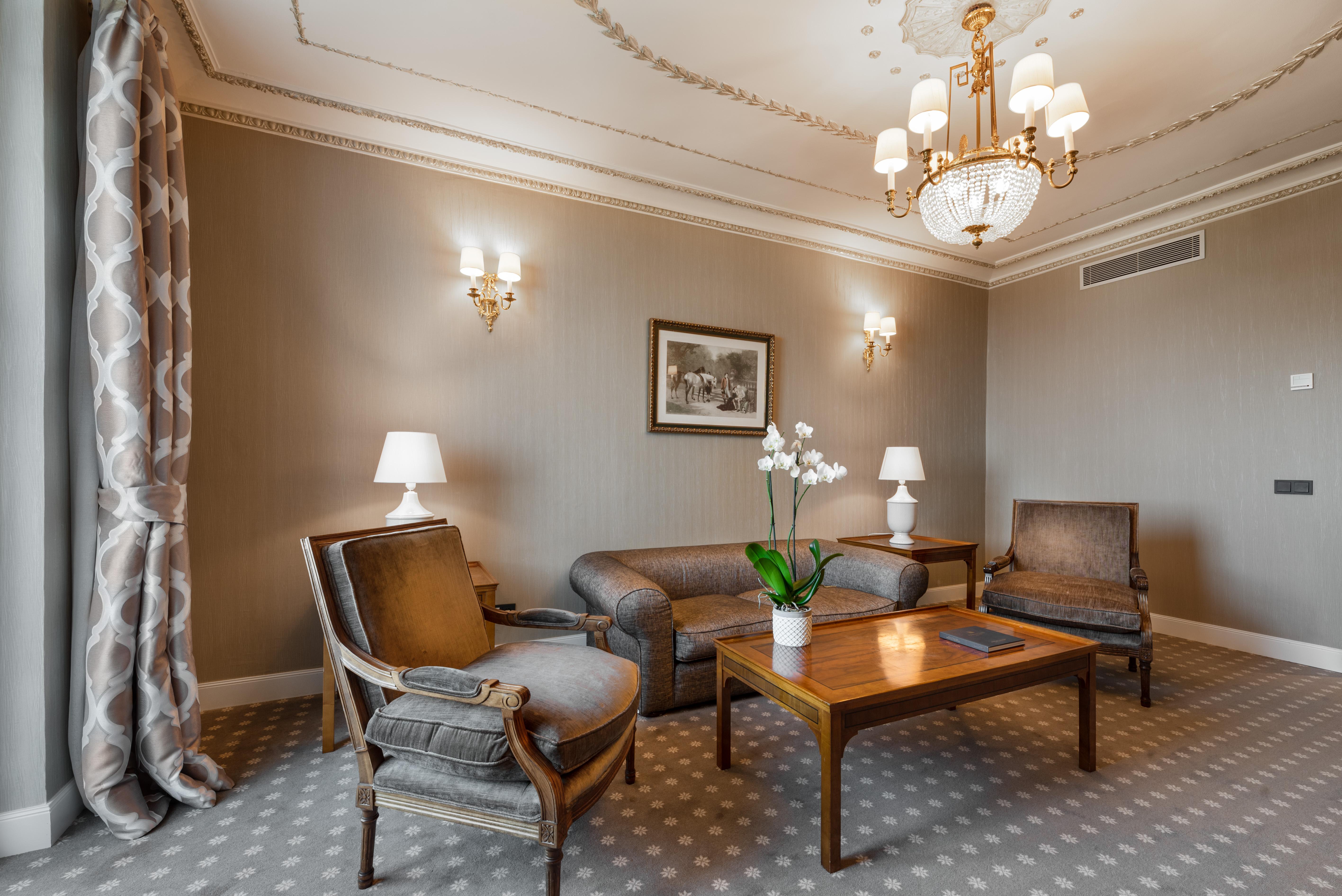 Eurostars Real Hotel 5*