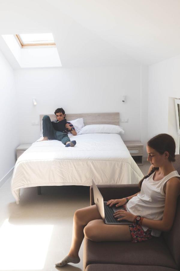 Miguela Hostal *