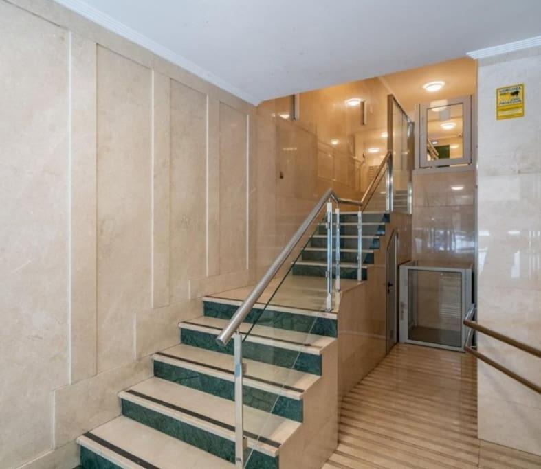 Centro. Bahia. Estaciones. Apartment Santander
