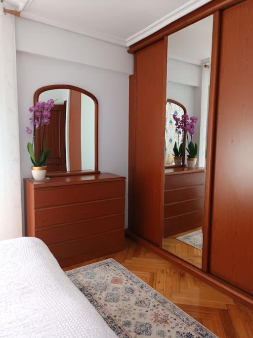 Centro. Bahia. Estaciones. Apartment