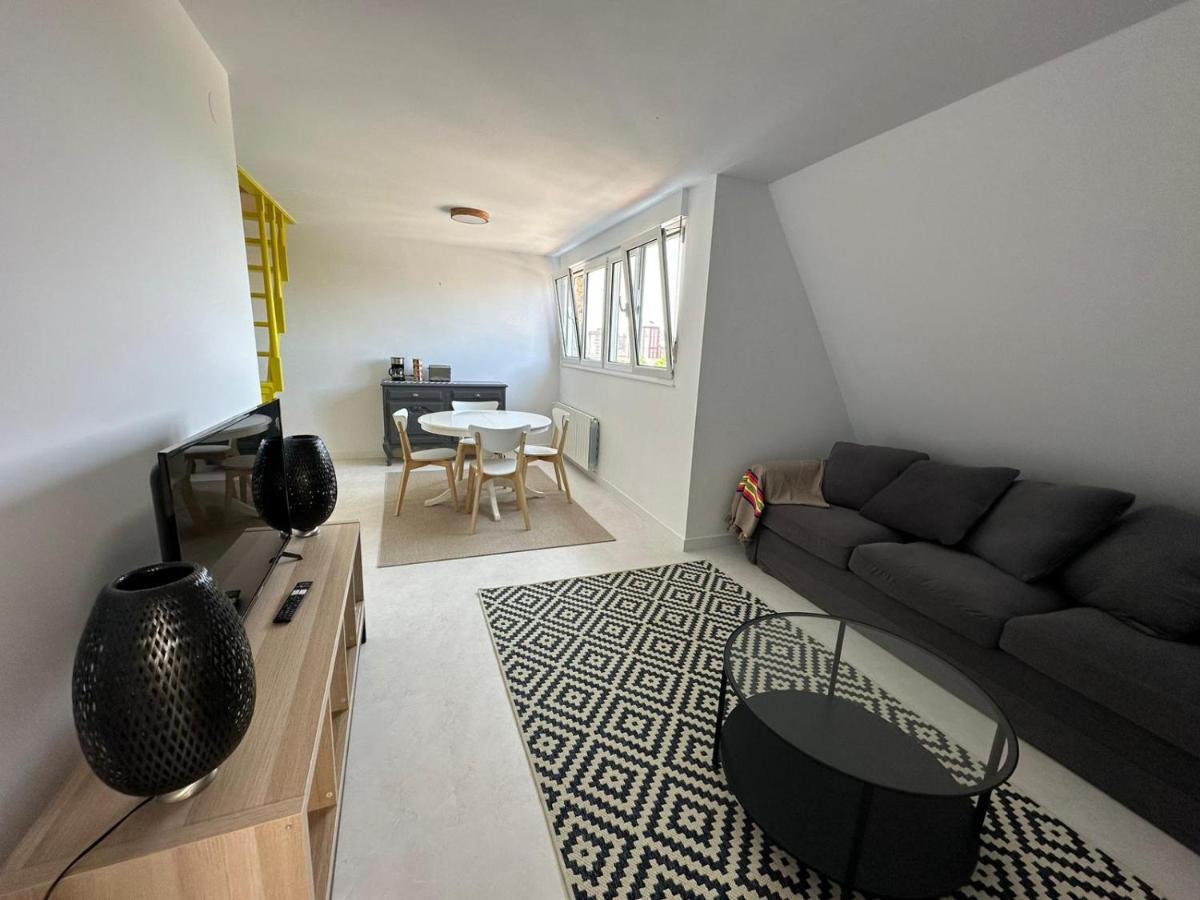 Design With Garage Apartamento