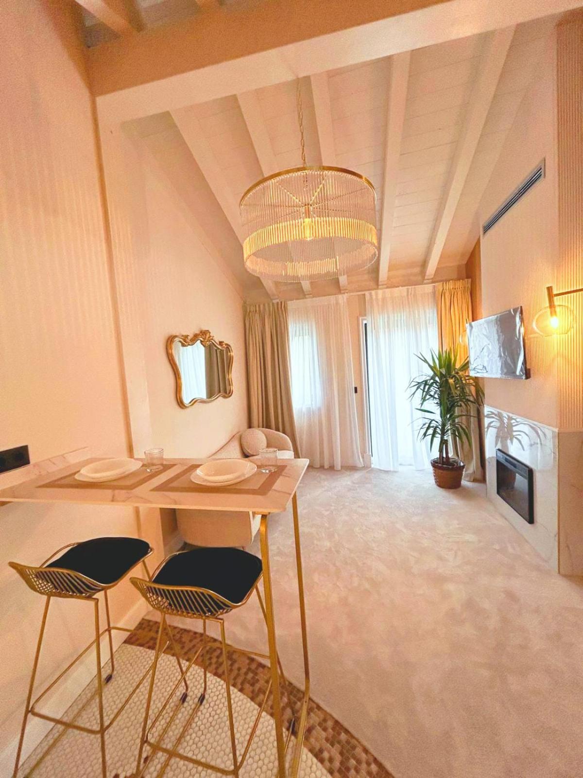 Lemon Apartment *