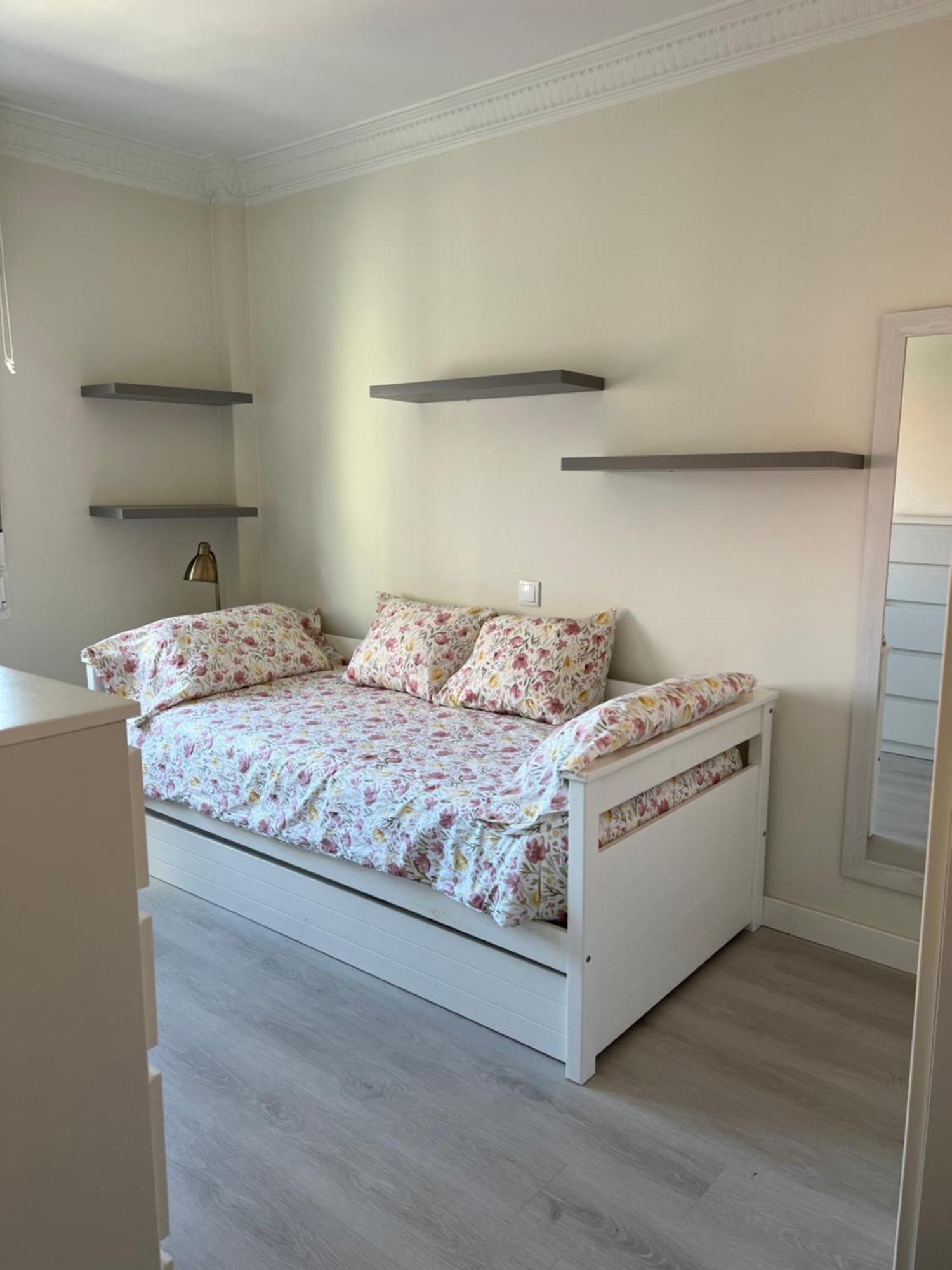 Aile Apartment *