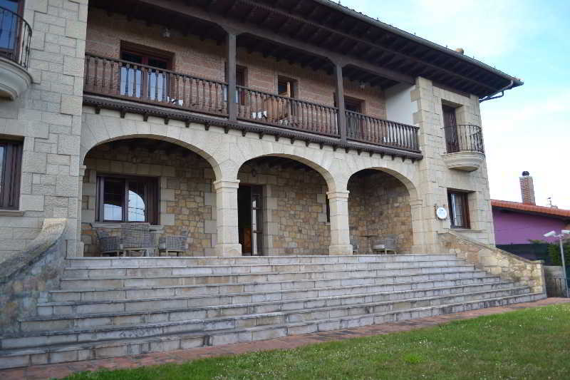 El Jardin De Angela Pensión 3*