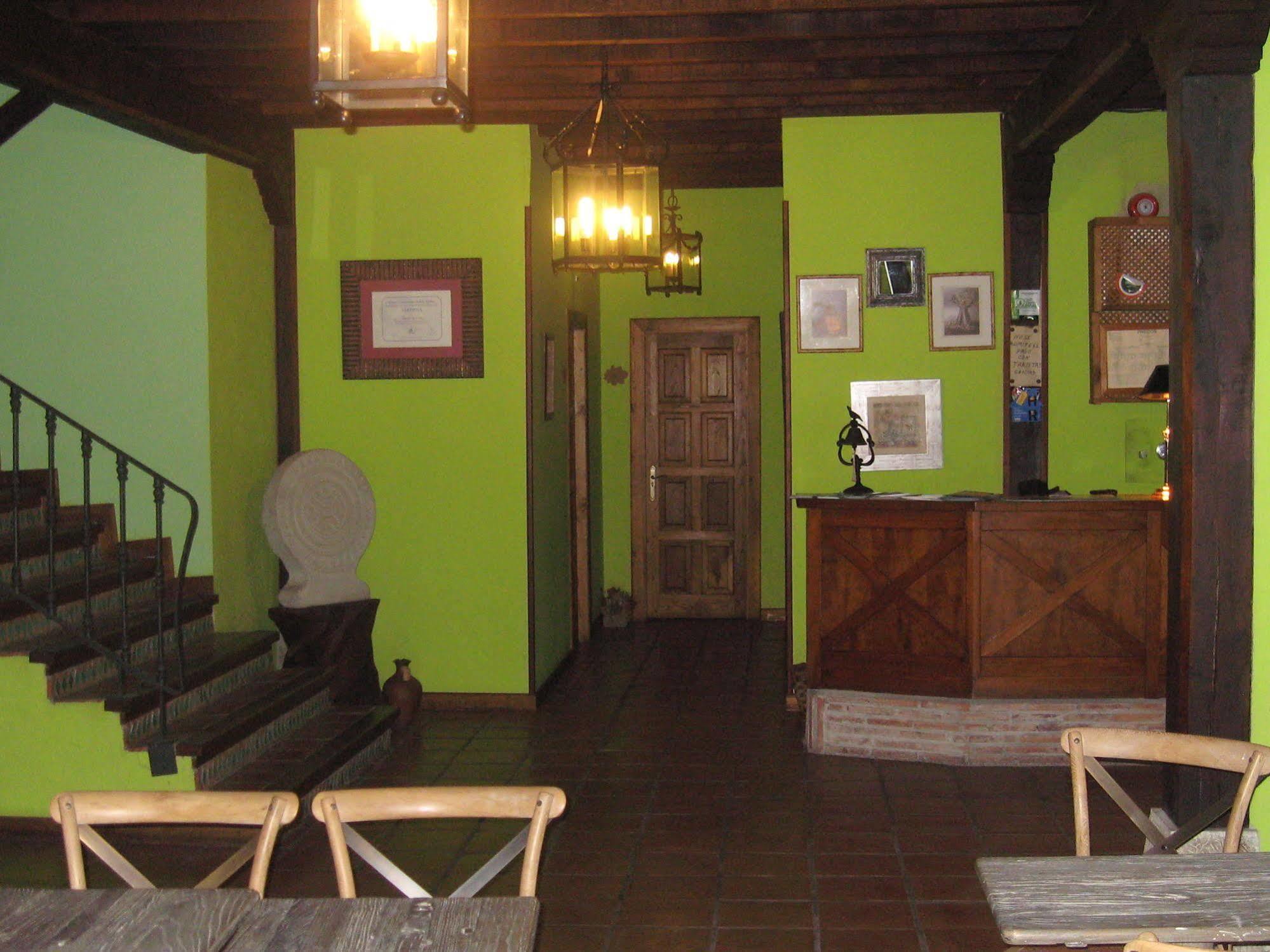 El Jardin De Angela Pensión 3*