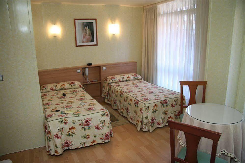 Bedoya Hotel *