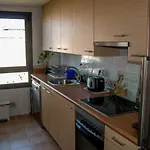 Piso con vistas en urbanización con piscina