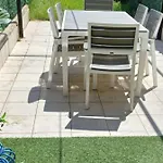 Bajo Con Jardin En Exclusiva Urbanizacion Cerca De Playa