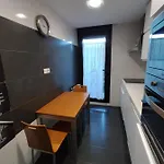 Bajo Con Jardin En Exclusiva Urbanizacion Cerca De Playa