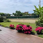 apartamento con jardín privado y barbacoa a 5 min playas santander