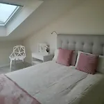 Apartamento De Diseno. Moderno Y Acogedor. 2