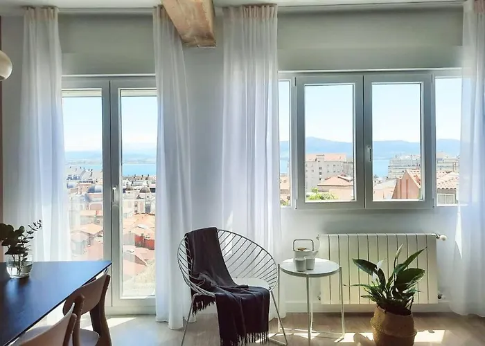 Céntrico piso reformado con vistas a la Bahía