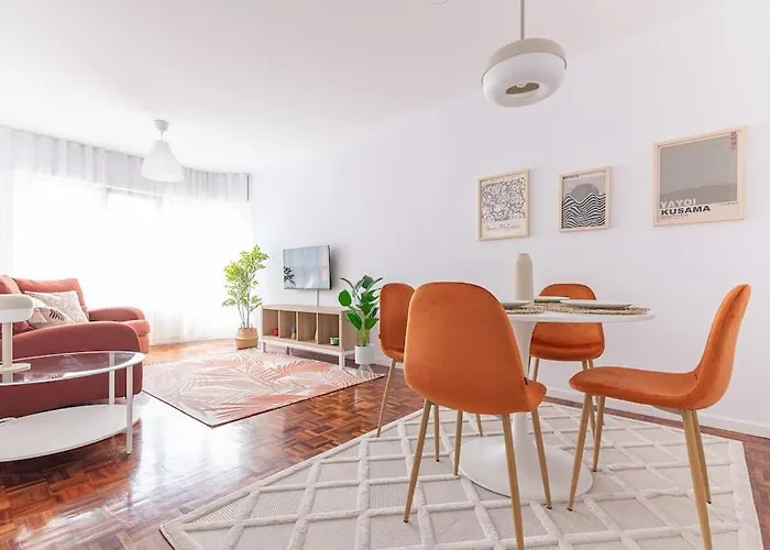 San Roman Apartment With Private Parking