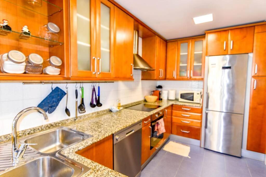 Apartamento Cómodo Apartamento En Puertochico, Cerca De Todo.