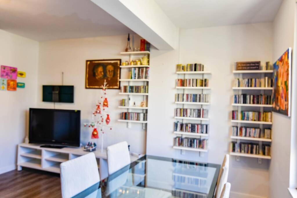 Cómodo Apartamento En Puertochico, Cerca De Todo. Apartamento *