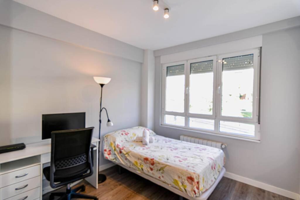 Apartamento Cómodo Apartamento En Puertochico, Cerca De Todo. *
