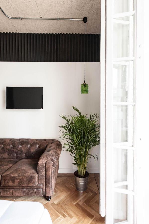 Urban Hotel