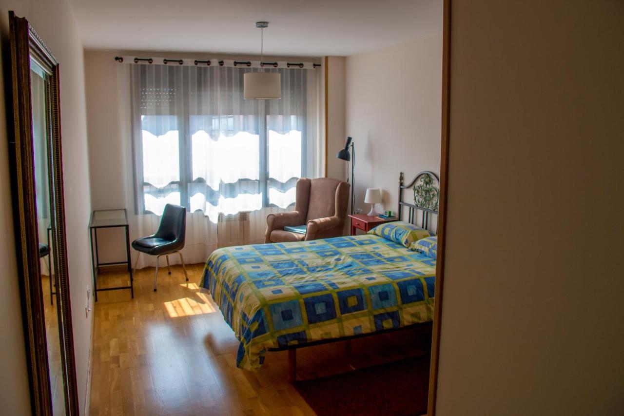 Piso con vistas en urbanización con piscina Apartamento *