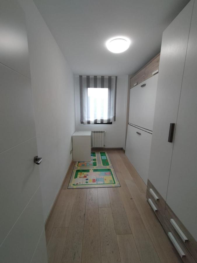 Bajo Con Jardín En Exclusiva Urbanización Cerca De Playa Apartamento Santander