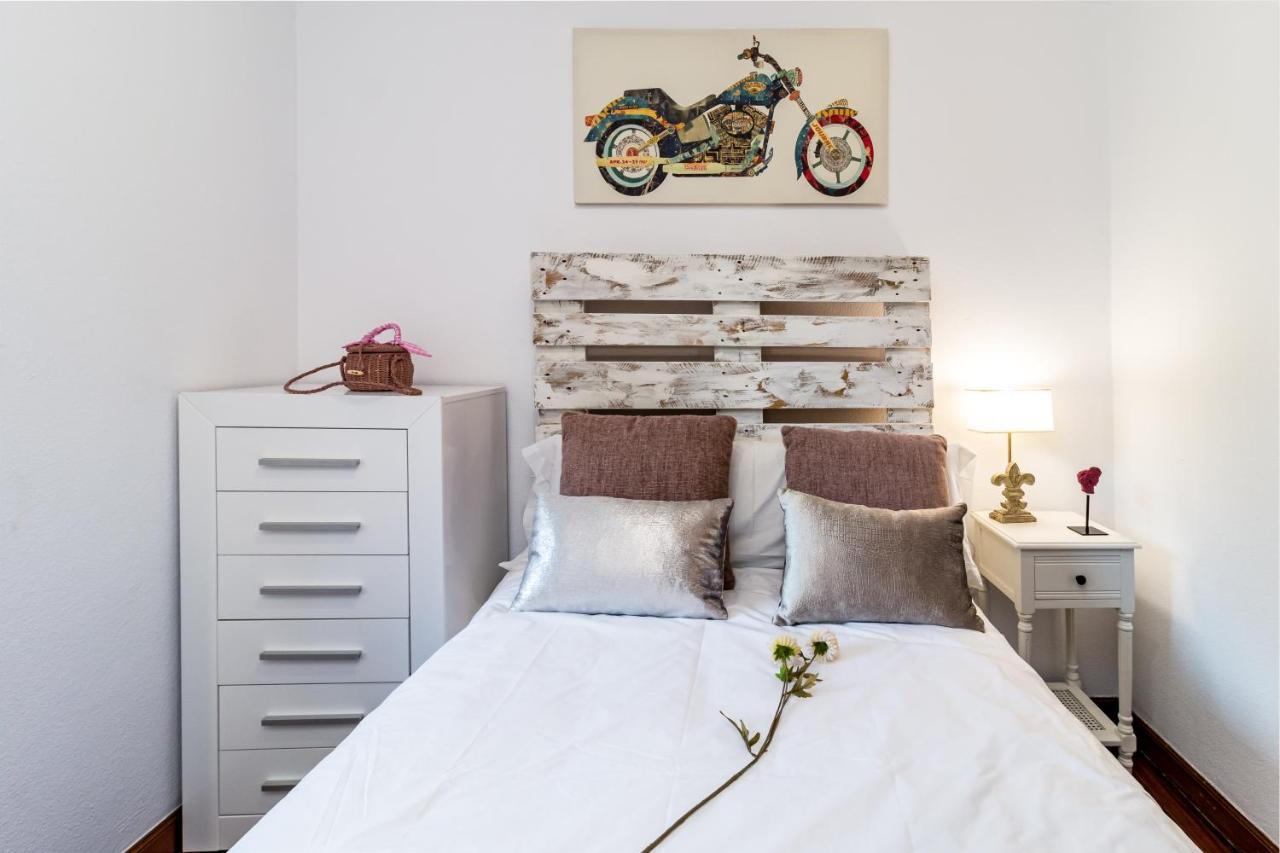 Gran Apartamento En Zona Residencial Con Garaje *