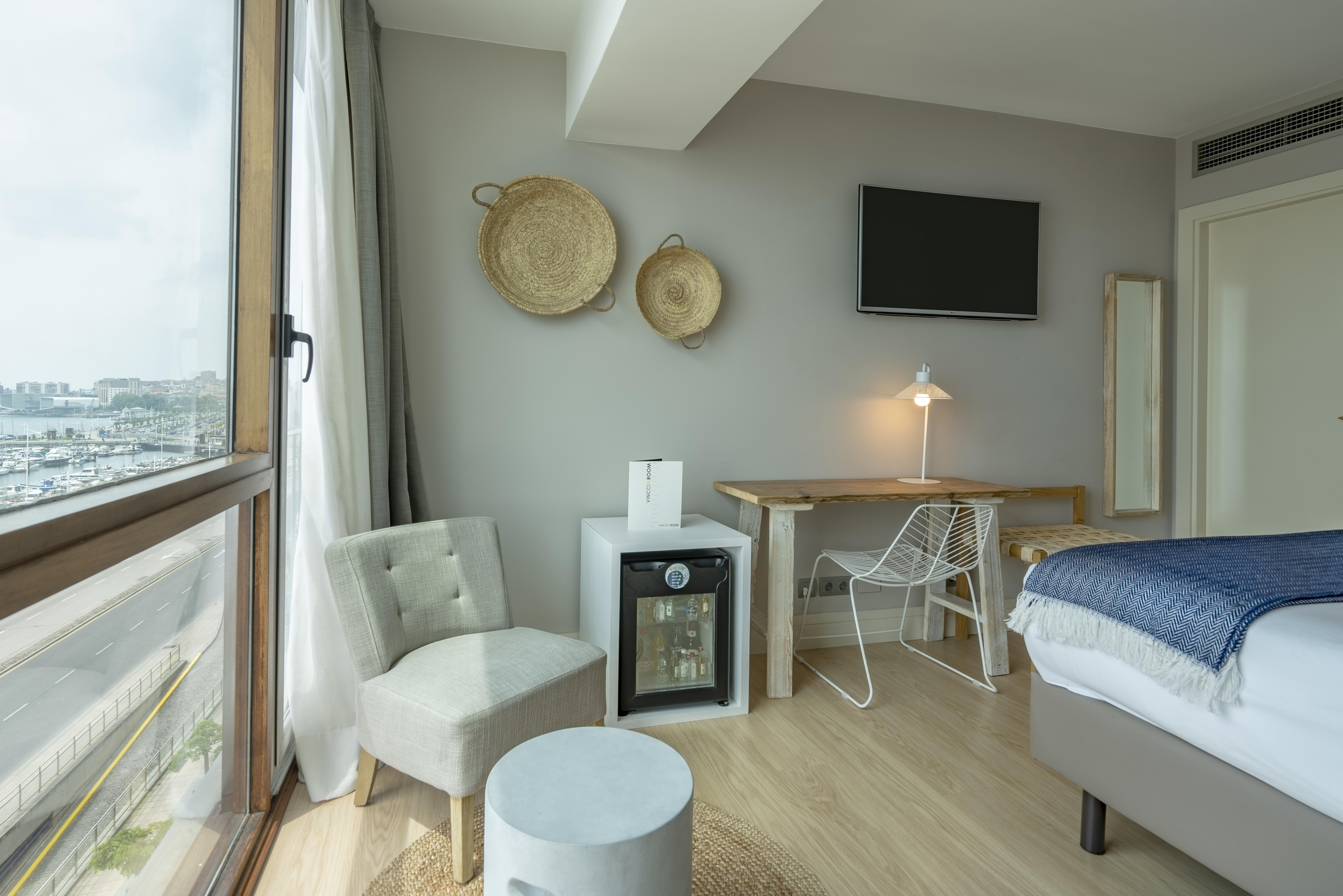 Vincci Puertochico Hotel 4*