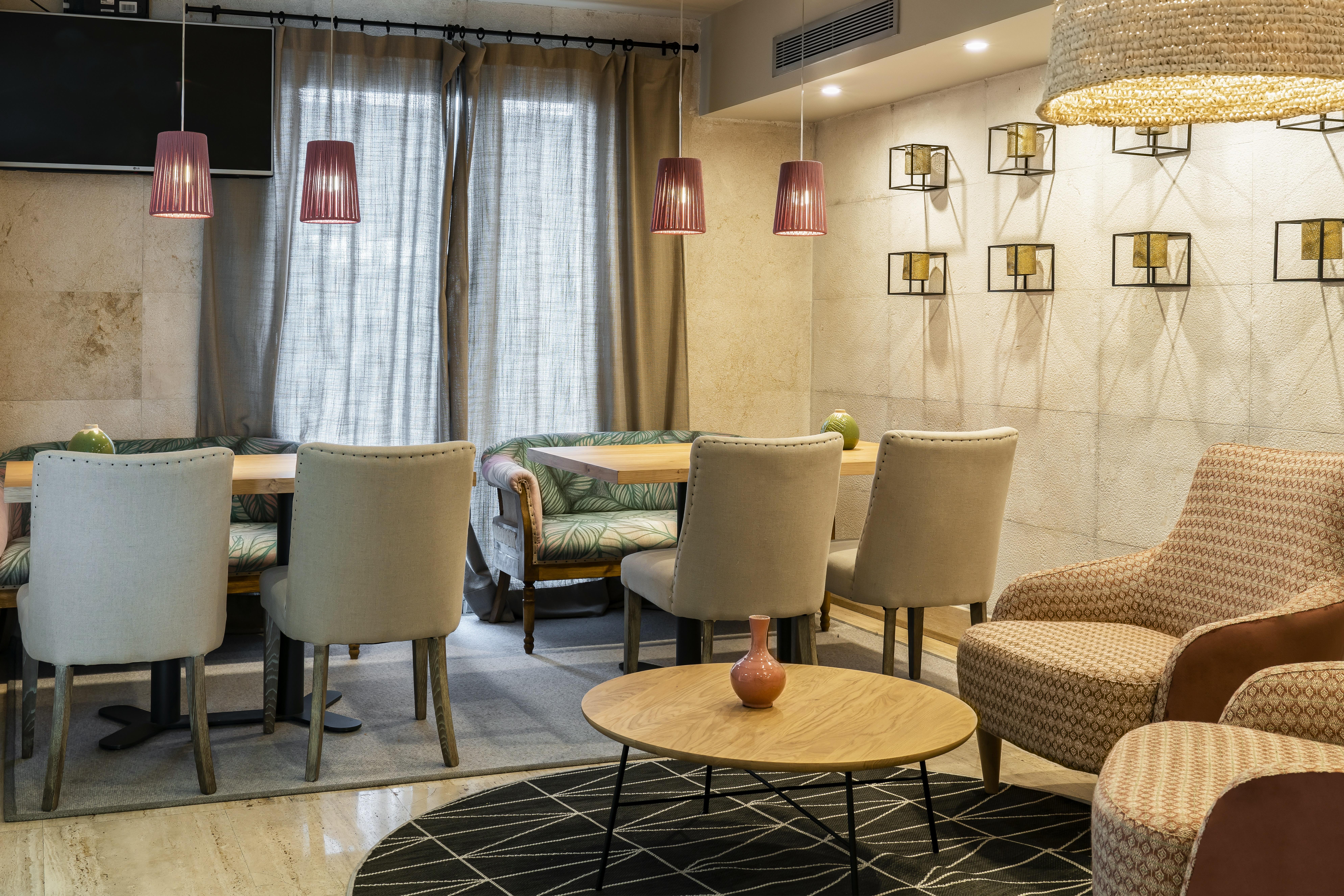 Vincci Puertochico Hotel 4*