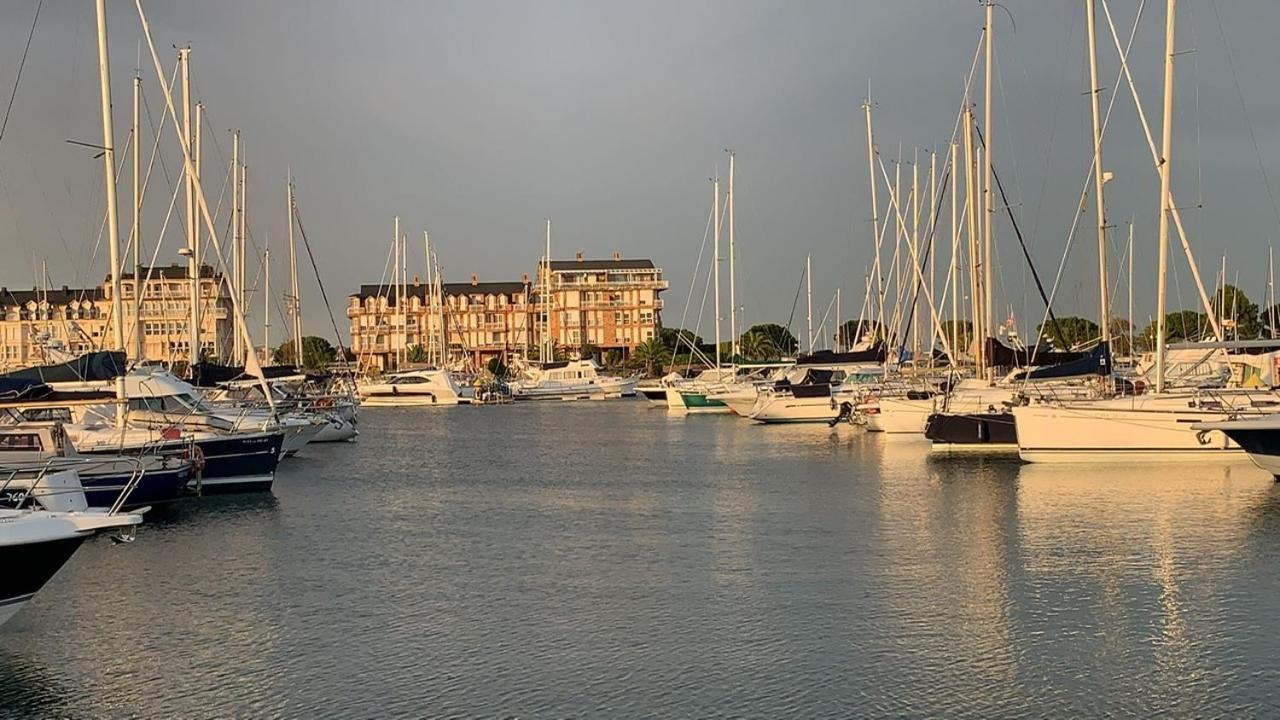 Puerto Deportivo Marina De Apartment *