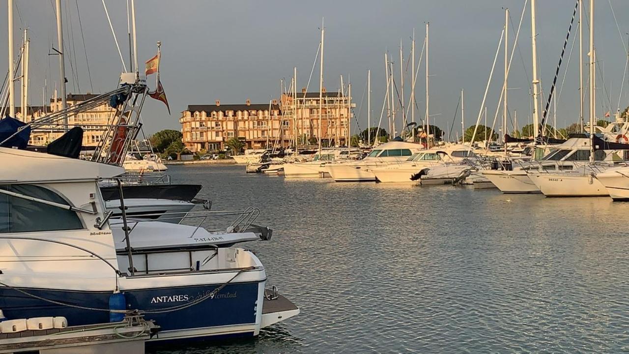 Puerto Deportivo Marina De Apartment
