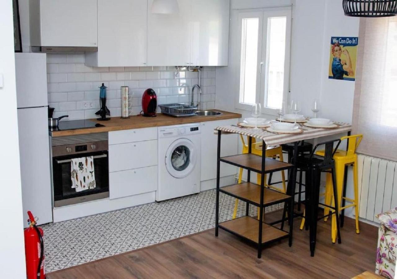 Apartarmento Entre El Sardinero Y Puertochico El Pisuco De Lu *