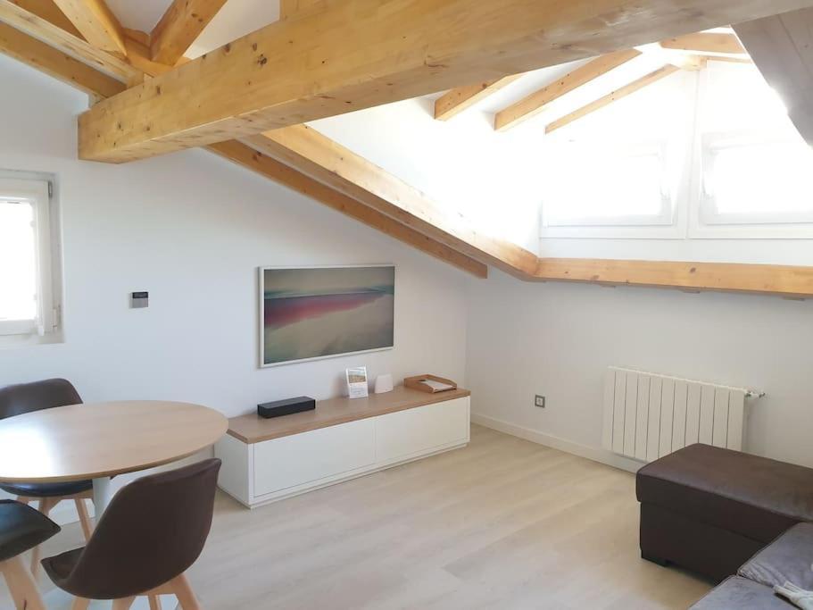 Apto. - Newly Refurbished! Apartamento *