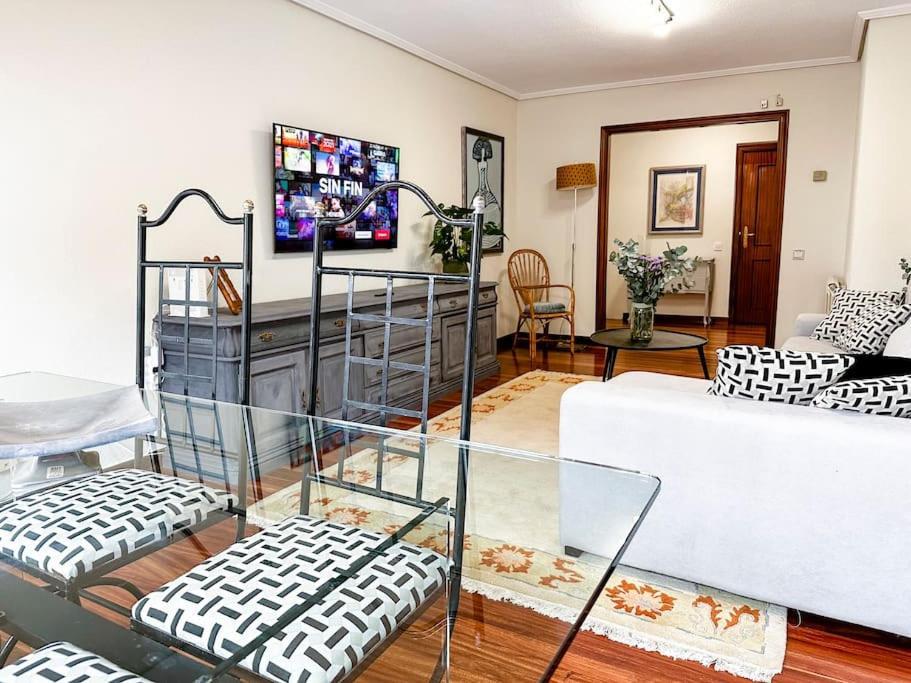 Piso Valdecilla Con Garaje Apartamento
