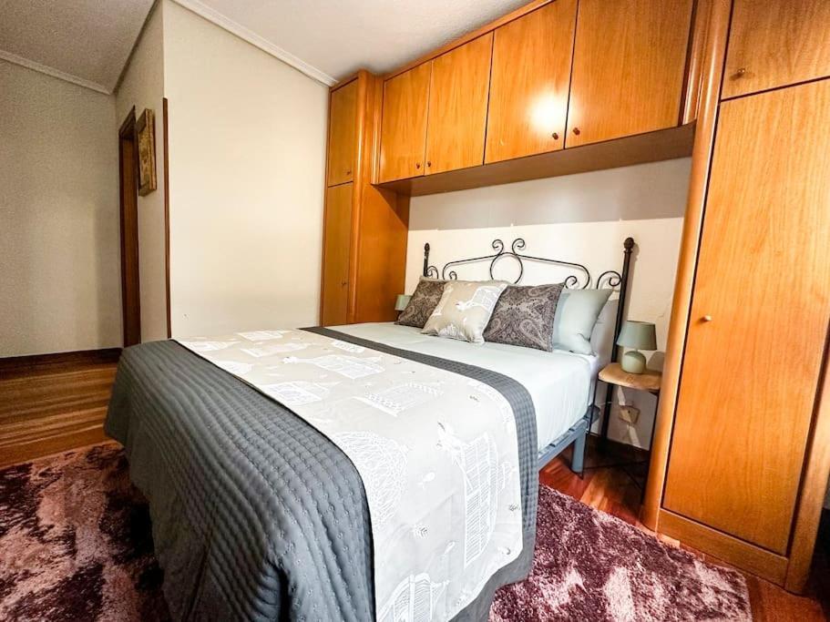 Piso Valdecilla Con Garaje Apartamento