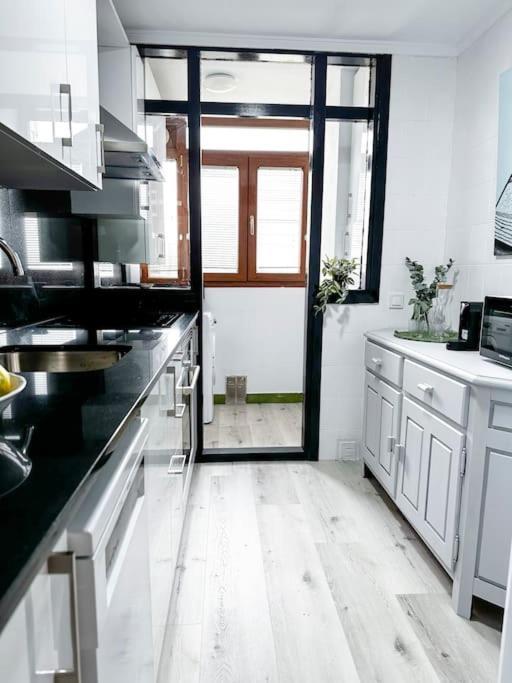 Apartamento Piso Valdecilla Con Garaje