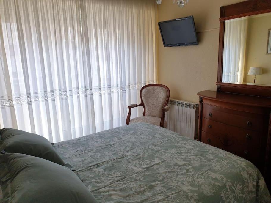 Apartamento Con Garaje. Luminoso Y Confortable
