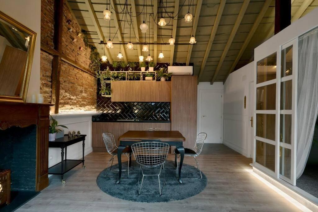 Sweet Surrender Apartment *