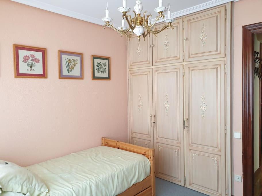 Apartamento Con Garaje. Luminoso Y Confortable