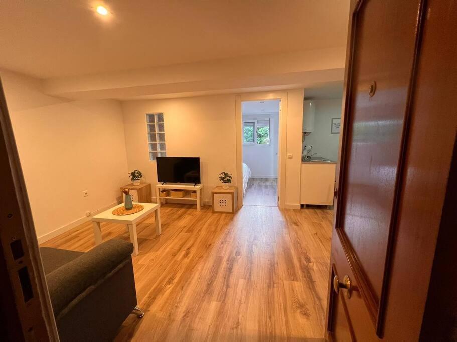 En Apartment *