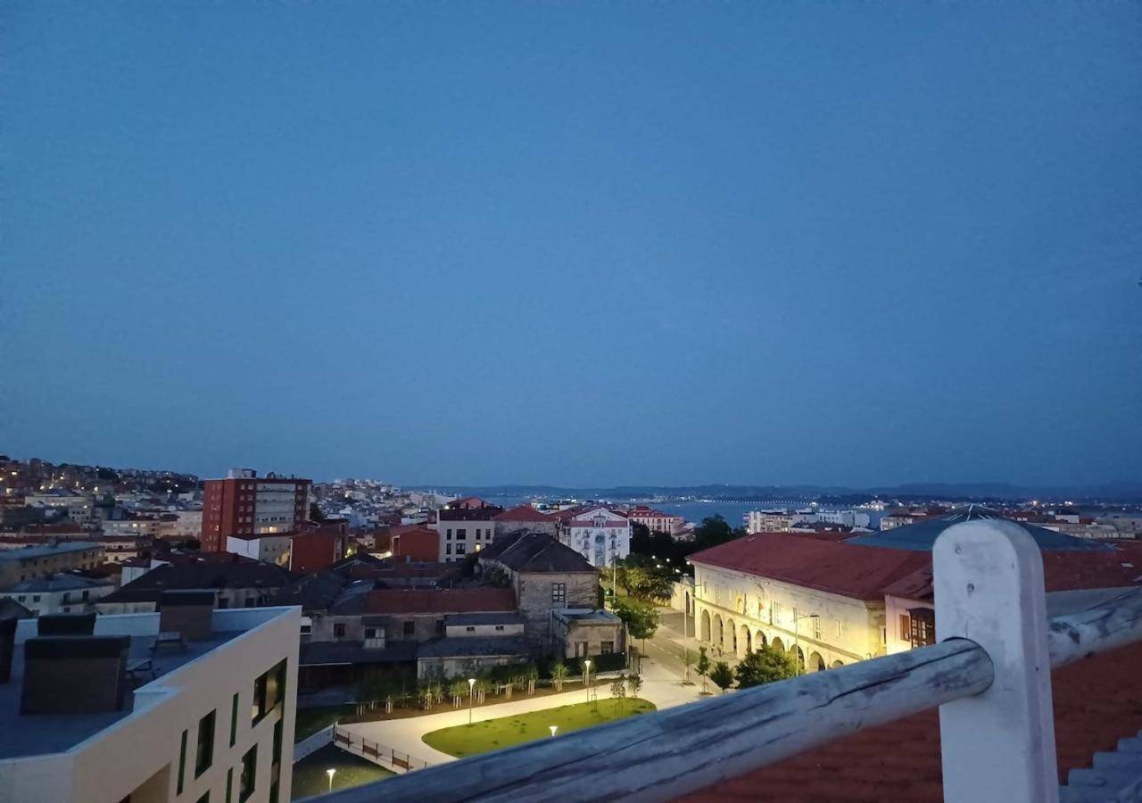 En El Atico De Tona Mirando A La Bahia De Santander