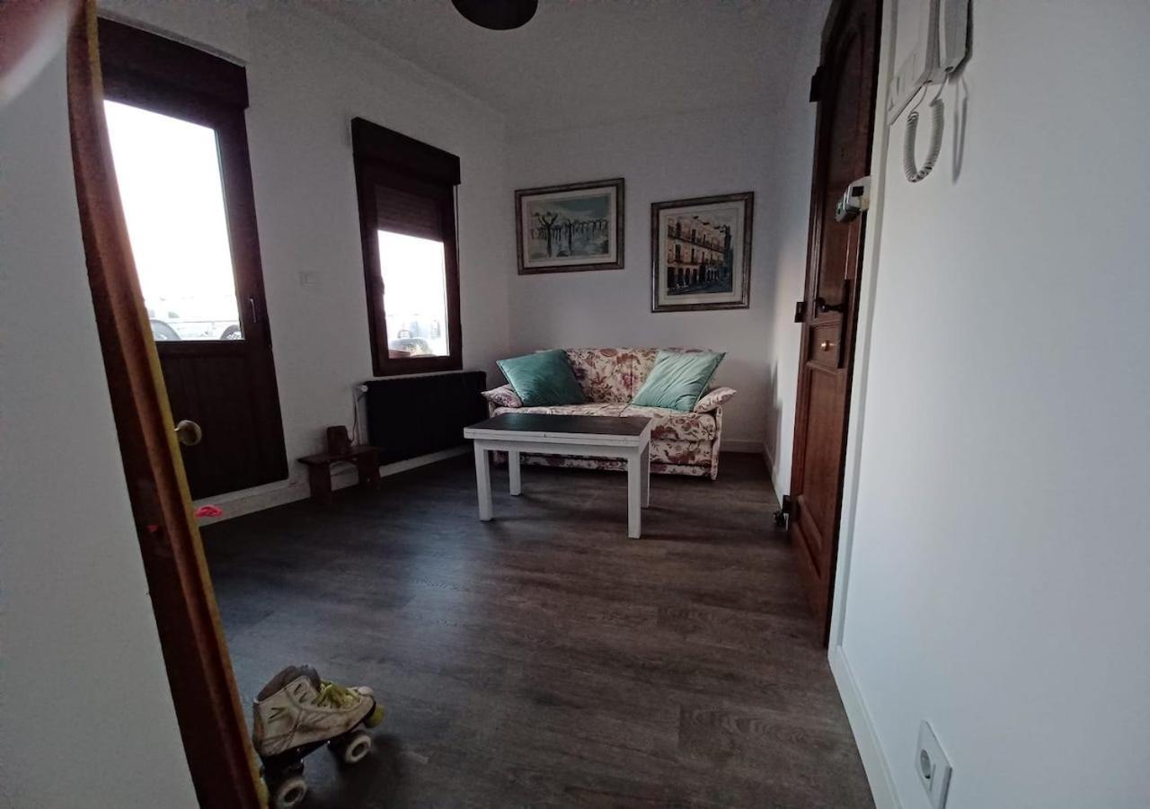 Homestay En El Atico De Tona Mirando A La Bahia De Santander