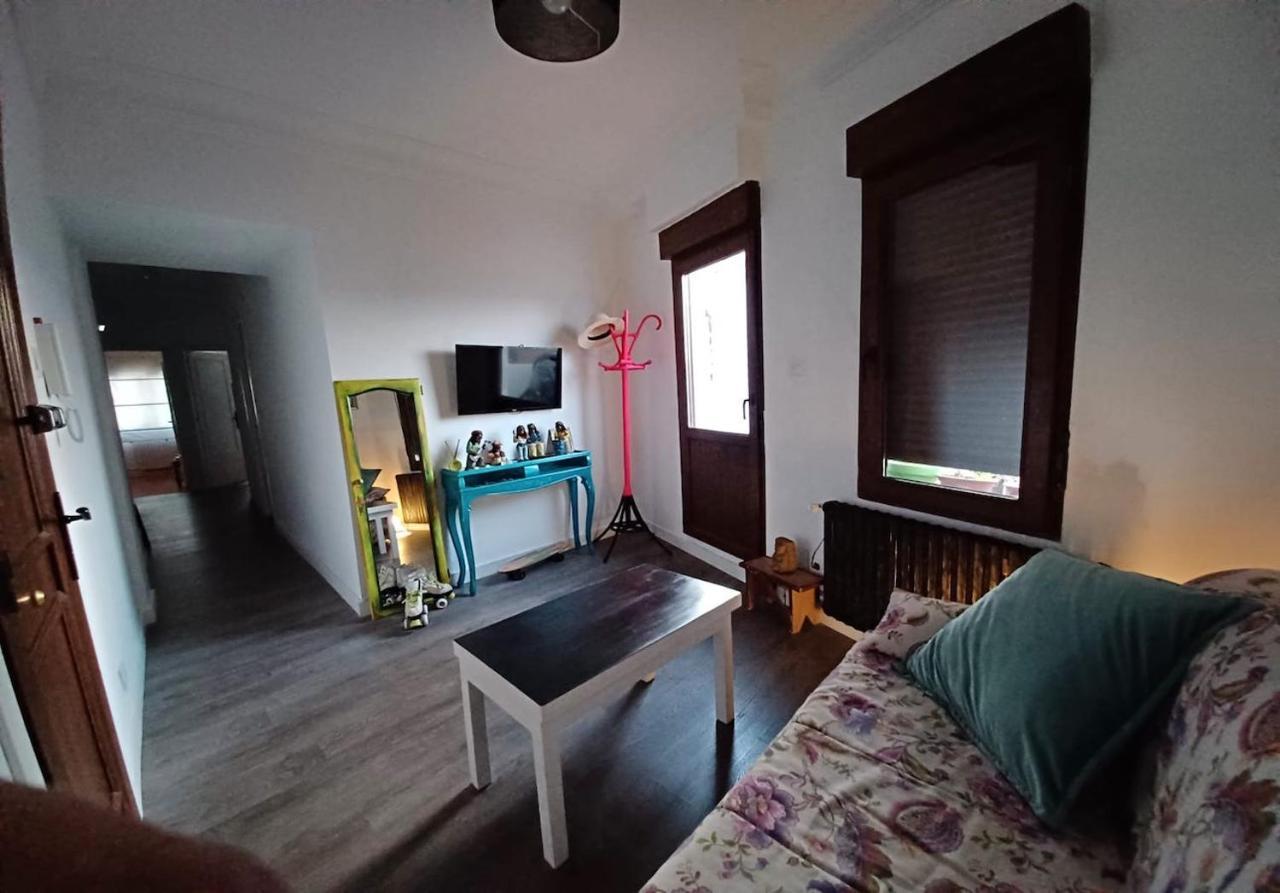 Homestay En El Atico De Tona Mirando A La Bahia De Santander
