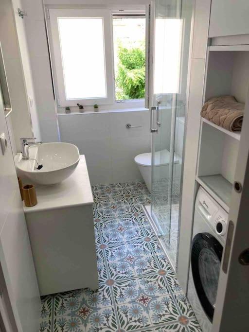 Piso Centrico Con Garaje Privado Gratis Apartamento *