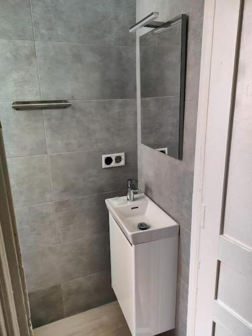 Apartamento Balmoralia En Puerto Chico. A Un Paso De La Bahia *