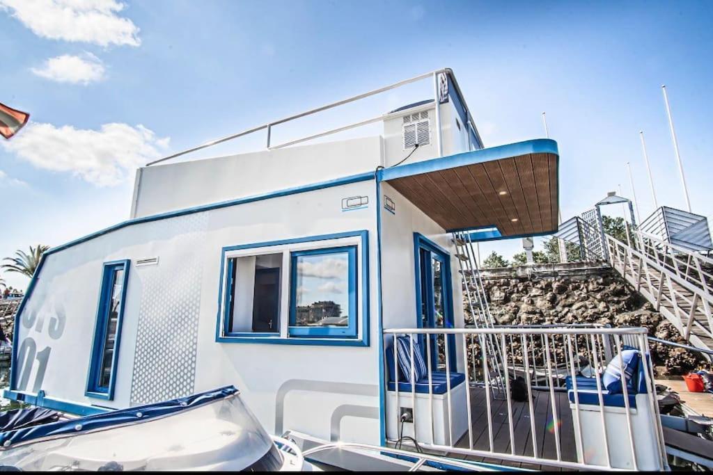 Hotel en barco Flotante Unico C15a01 Santander