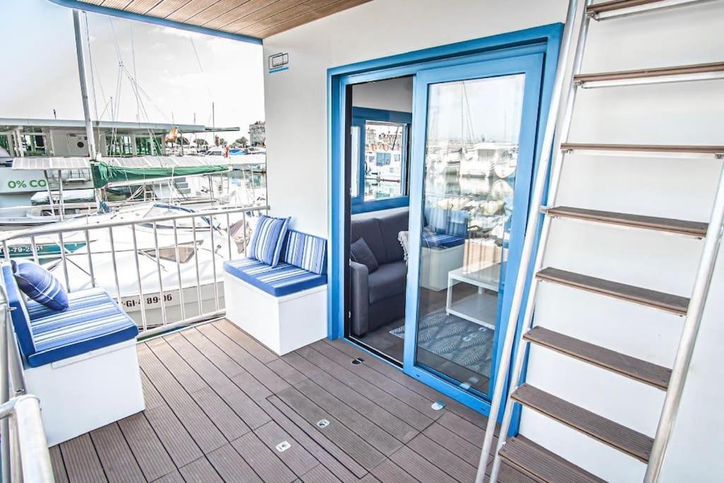 Hotel en barco Flotante Unico C15a01 Santander