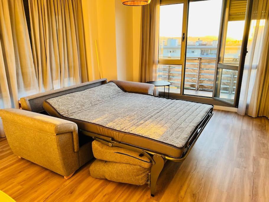 Apartamento Luminoso Atico Con Terraza *