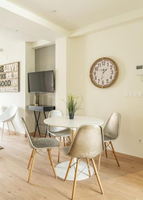 Turisticos Con Terraza En Lapera Apartamento *