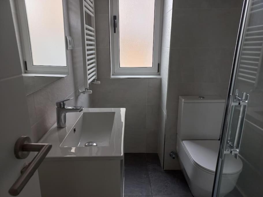 Apartamento En Soleado Y Con Terraza. *