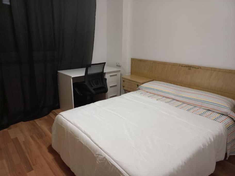 Apartamento En Soleado Y Con Terraza. Santander